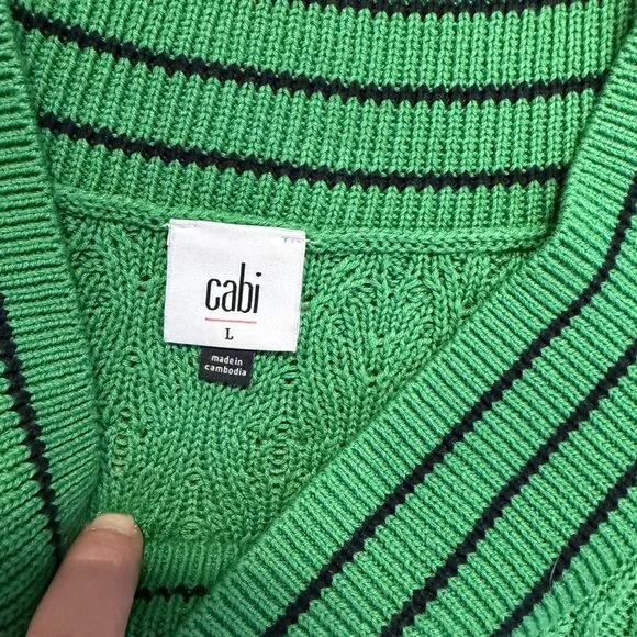 CAbi Women’s Green Textured Knit V-Neck Sweater Size Large Preppy Sporty Chic - Picture 3 of 9